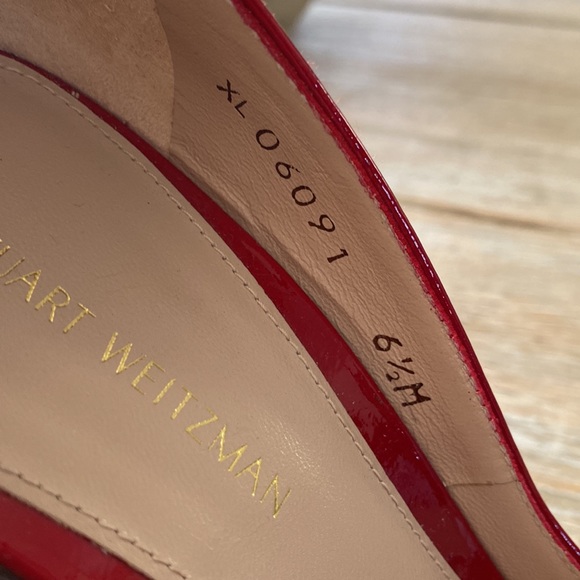 Stuart Weitzman heels . Size 6.5 - Picture 3 of 10